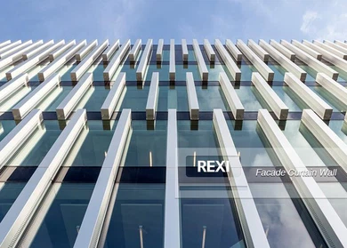 Fachada de vidrio curvo