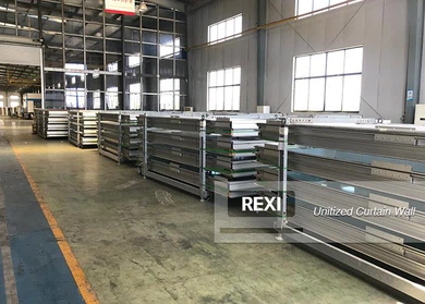 Fachada de vidrio curvo