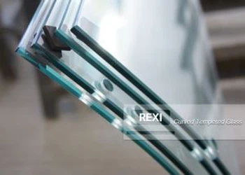 Vidrio templado curvo