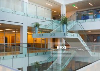 Barandilla de escalera de vidrio