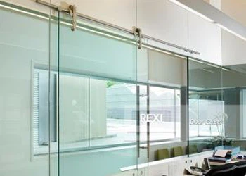 Puerta de vidrio de aluminio